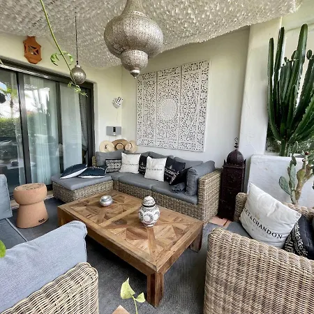Luxury Sunset Golf Apartment